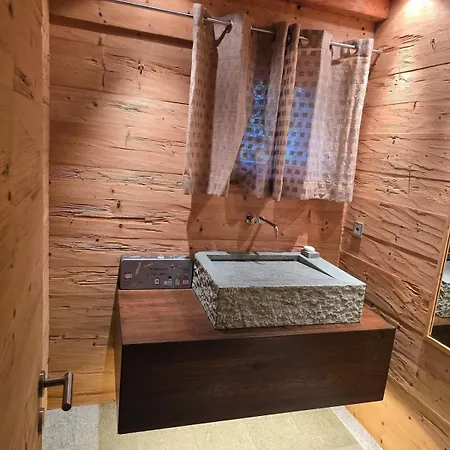 木屋 Les Charmes *